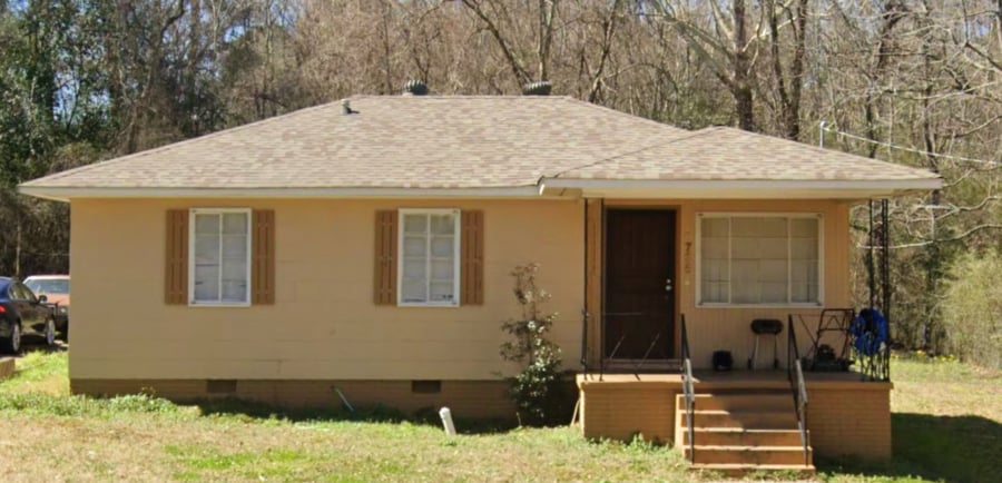 Photo - 3 Bedroom House at 1735 McGee St (Section 8 Only)