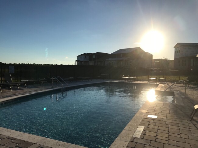 Building Photo - 3 Bedroom 2.5 Bathroom Townhouse at Waterm...