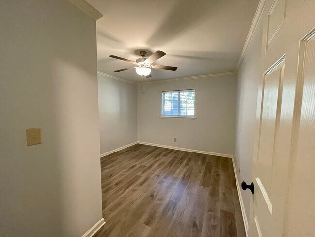 Foto del edificio - 2200 S Louisiana St