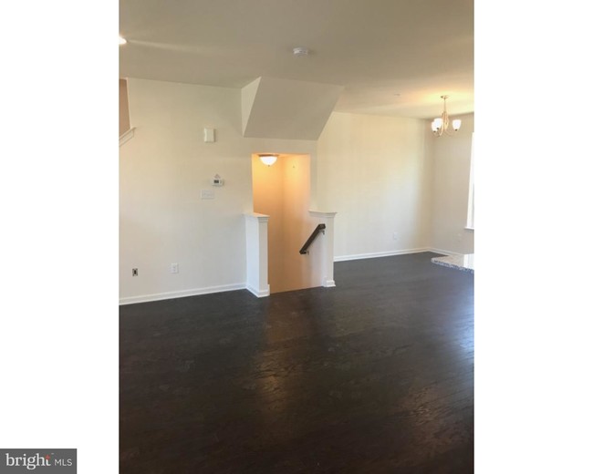 Building Photo - 132 Graystone Dr