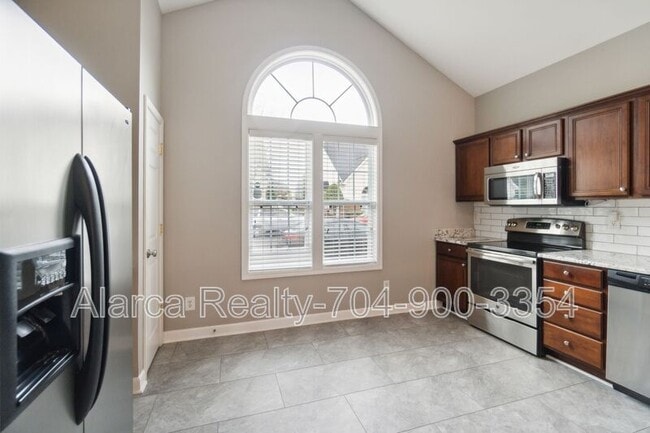 Building Photo - 4218 Amherst Villa Ct
