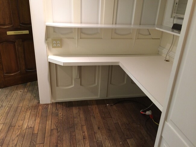 Built in office desk - 1408 3rd Ave