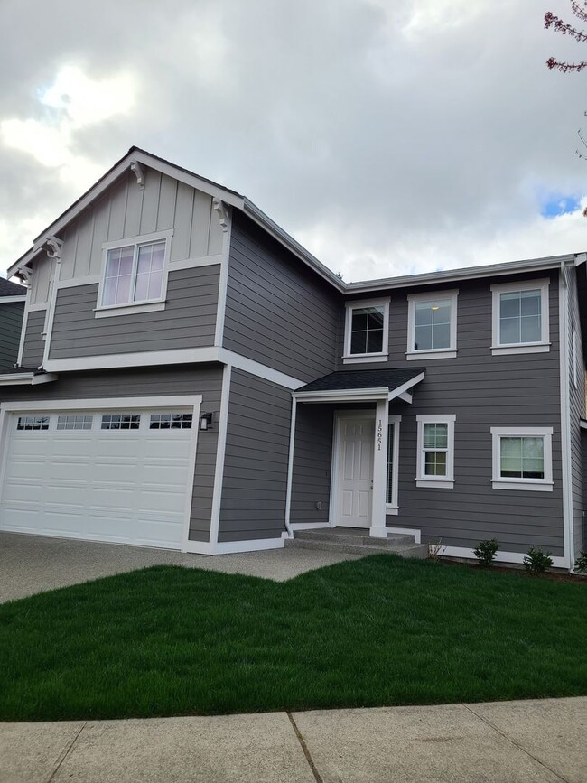 Foto del edificio - Yelm Creek Estates, 3 Bedroom, 2.5 Bathroom