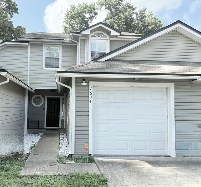 Peaceful Townhome in Fort Caroline with Fu... - Peaceful Townhome in Fort Caroline with Fu...