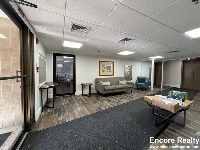 Foto del edificio - 385 Massachusetts Ave