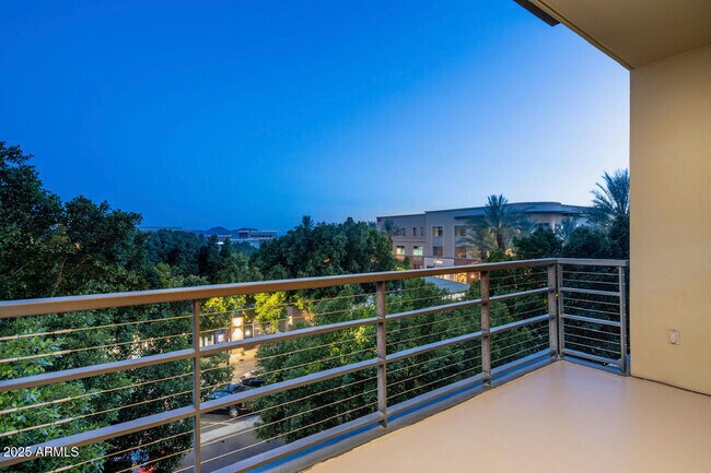 Foto del edificio - 15215 N Kierland Blvd
