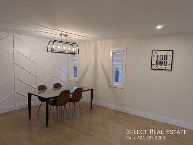 Building Photo - 7580 Sapphire Dr