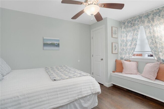 Building Photo - 70 Carroll Ave