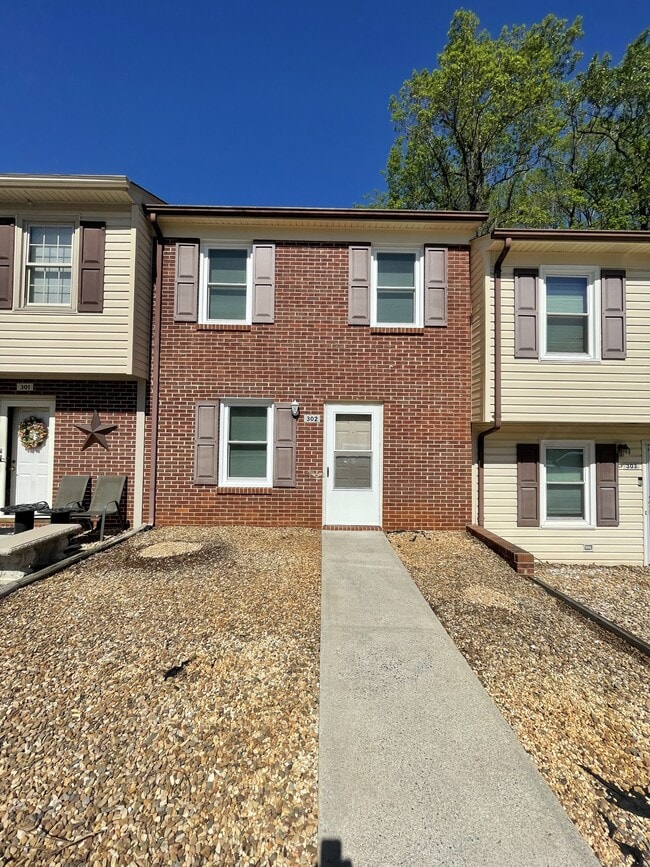 Photo - 156 Cedar Crest Dr Townhome