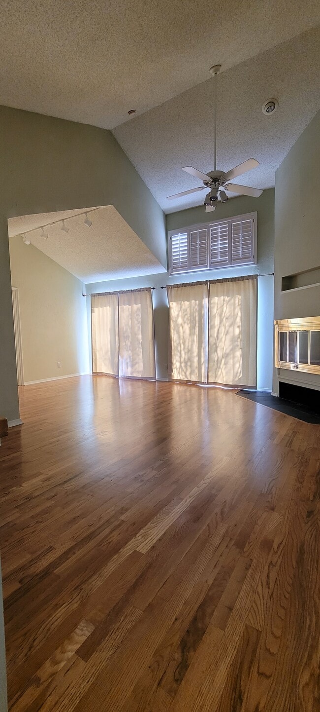 Hall - 643 Cimarron Trl Apartment