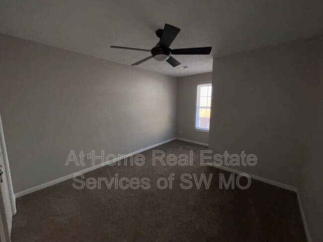 Foto del edificio - 903 W Walnut St