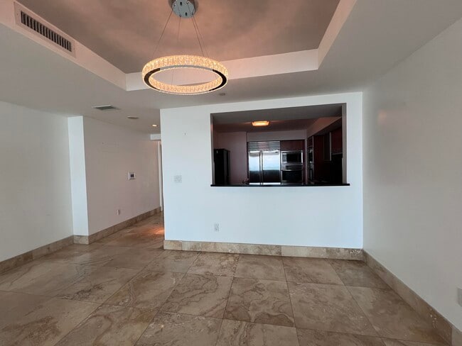 Foto del edificio - 1331 Brickell Bay Dr