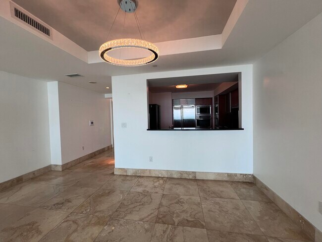 Building Photo - 1331 Brickell Bay Dr