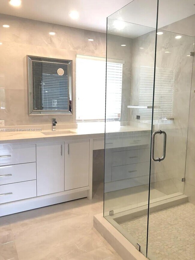 Foto del edificio - 1538 Tamarind Ct