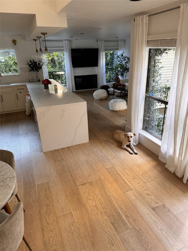 Building Photo - 1914 Augusta Dr