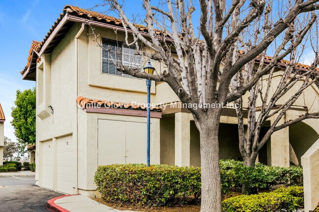 Foto del edificio - Charming Studio Condo with Garage in Desirable Las Palmas Community