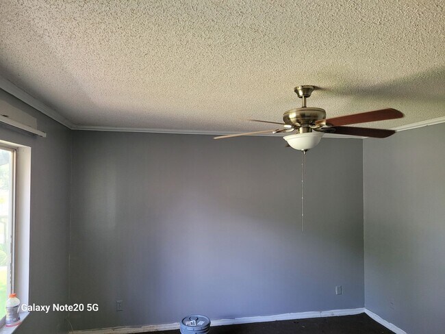 Building Photo - FOR RENT!!! BEAUTIFUL AND RECENTLY UPDATE ...