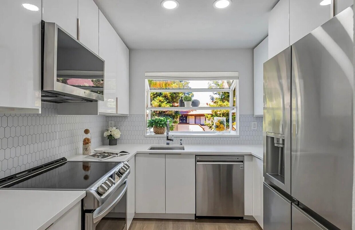 Foto principal - 1400 Bowe Ave