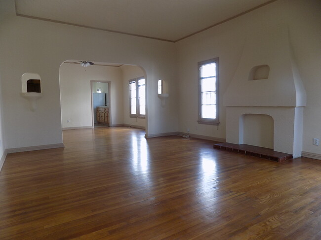 Living Room & Dining Rooom - 1113 Meadowbrook Ave