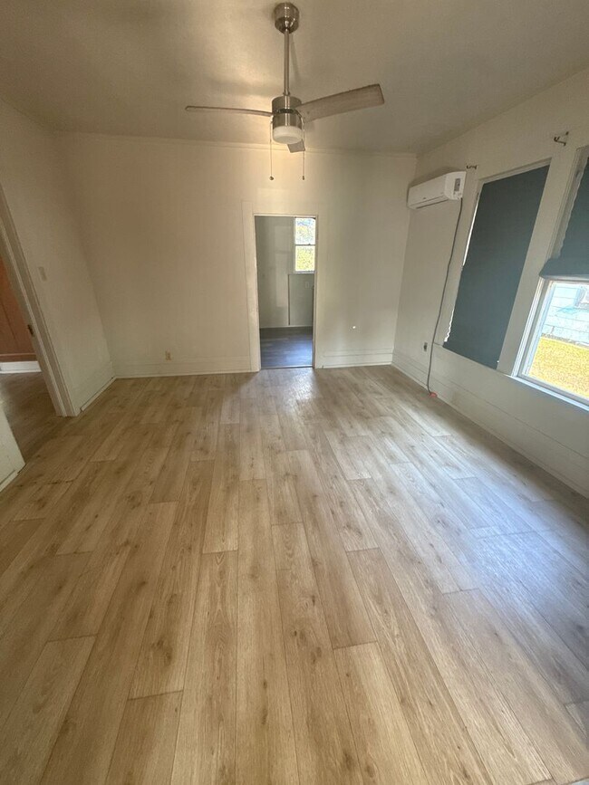 Foto del edificio - A charming 3-bedroom, 1-bathroom home loca...