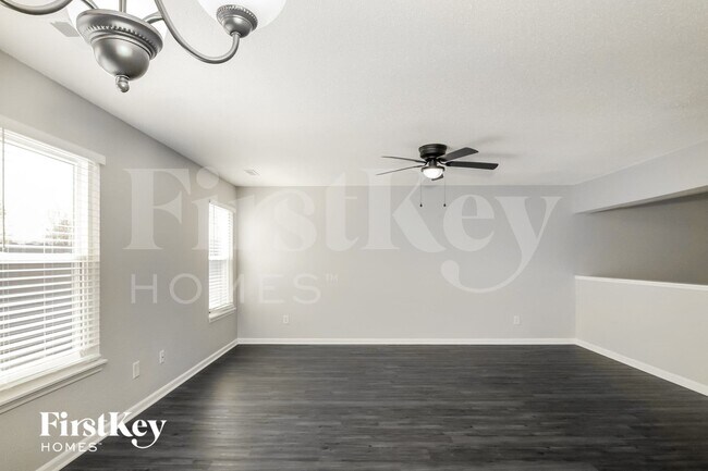 Foto del edificio - 837 Franklin Lakes Blvd