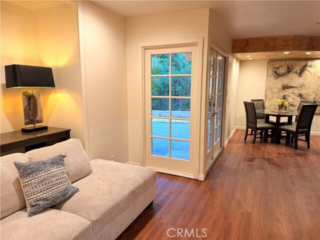 Foto del edificio - 2500 Benedict Canyon Drive