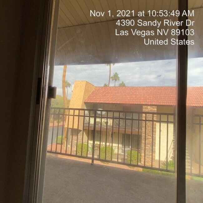 Foto del edificio - 4390 Sandy River Dr