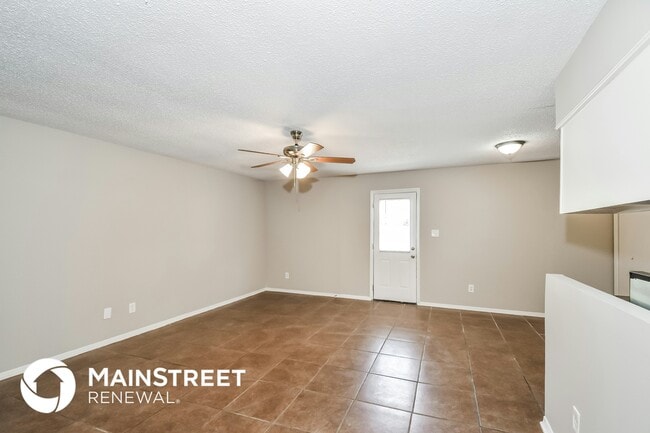 Building Photo - 3512 Chevron Cove