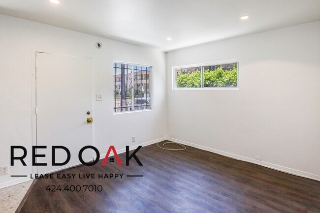 Foto del edificio - Amazing Completely Remodeled Bright and Su...
