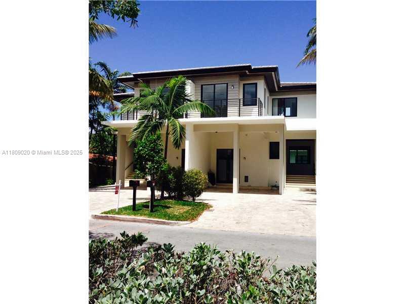 Foto principal - 472 Fernwood Rd