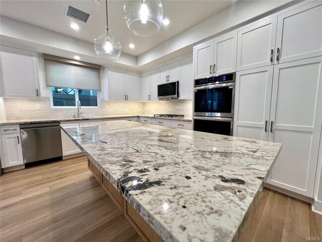 Foto del edificio - 321 Flint Ave