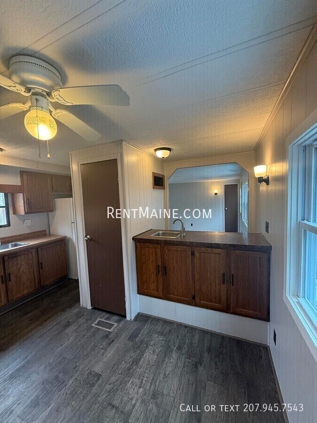 Foto del edificio - 81 Sweet Fern Dr