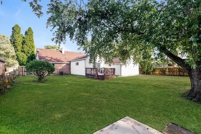 Foto del edificio - 8441 Lockwood Ave