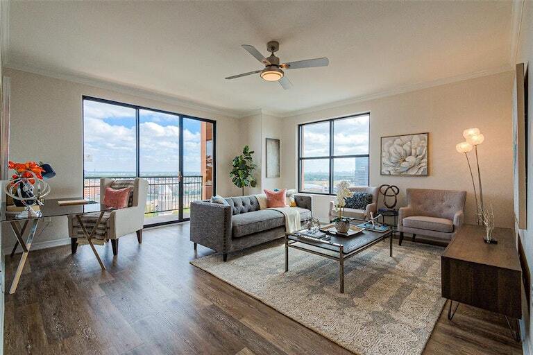 Foto principal - 330 E Las Colinas Blvd