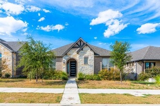 Building Photo - 3037 Sage Ranch Dr