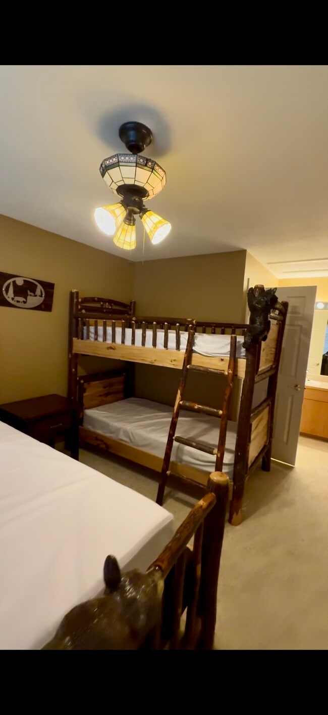 Building Photo - 130 Starlight Dr