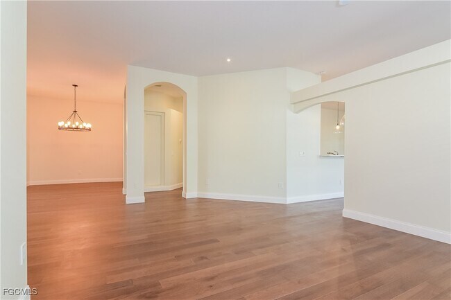 Building Photo - 214 Vestavia Dr