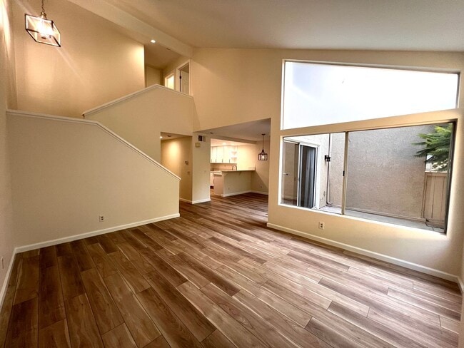 Beautifully remodeled home in desirable co... - Beautifully remodeled home in desirable co...