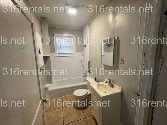 Foto del edificio - $725 - 2 bed 1 bath - Single Family