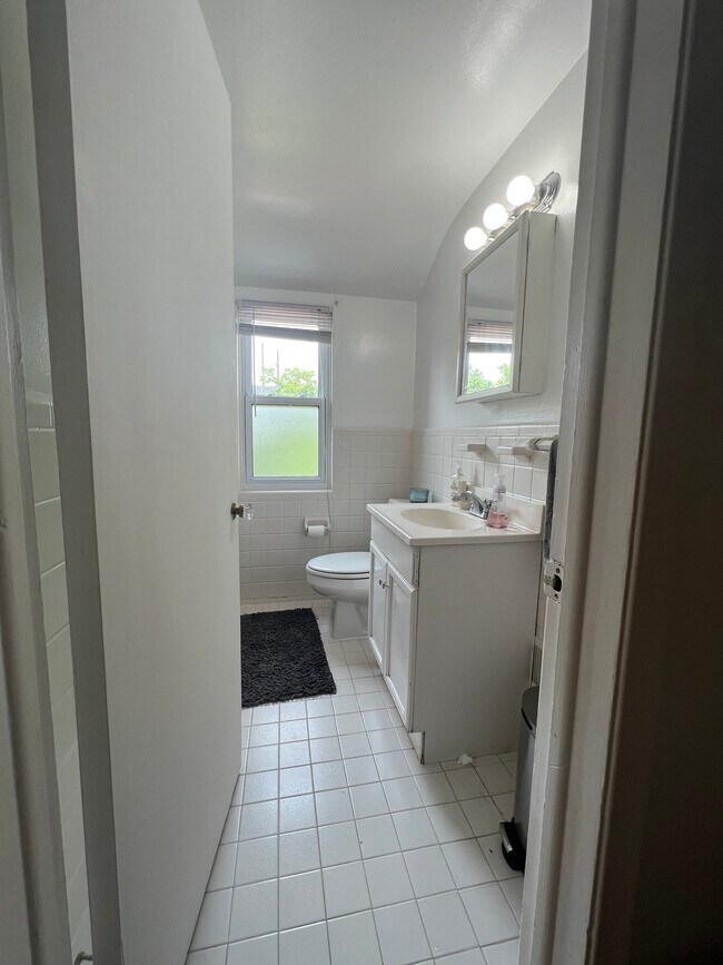 Vista del baño 1 - 270 Parkview Dr