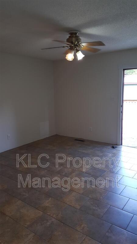 Foto del edificio - 3607 E 42nd St