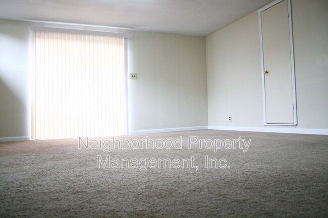 Building Photo - 898 W San Gabriel Ave