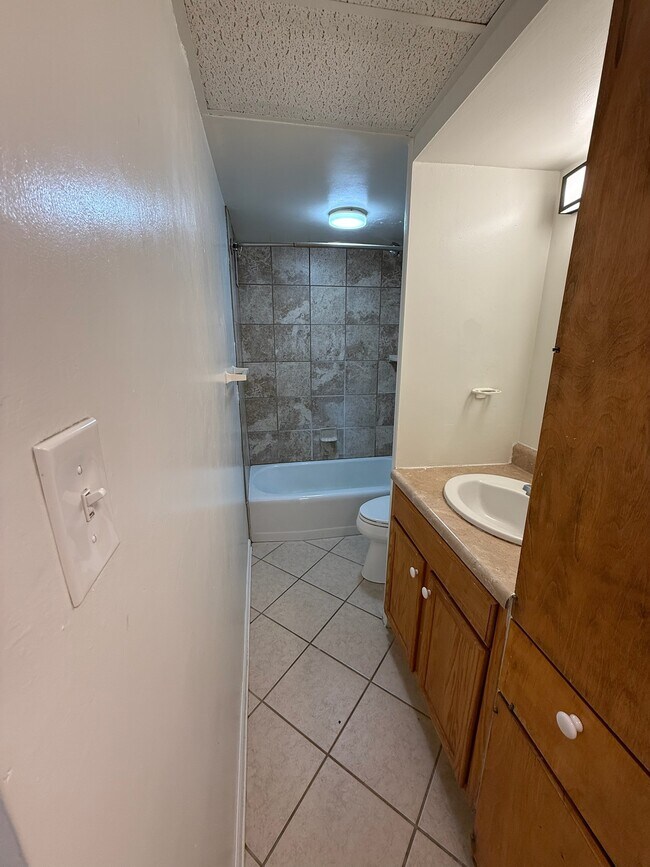 Foto del edificio - 1271 Poplar Ave