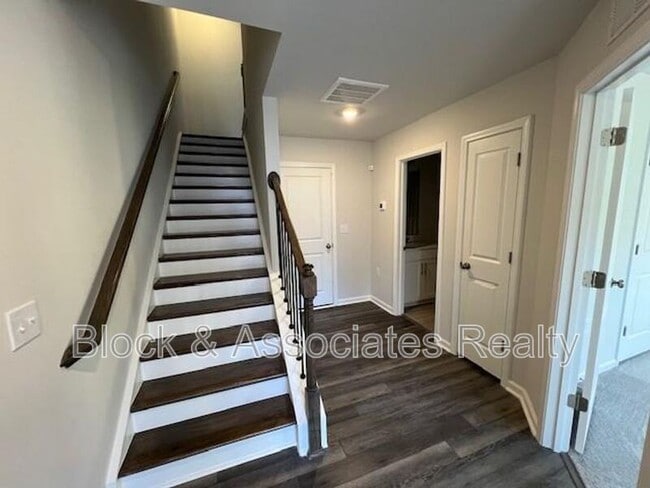 Foto del edificio - 1854 Woodall Crst Dr