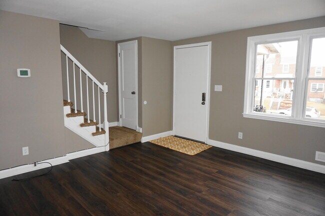 Building Photo - Charming 3 Bedroom/1.5 Bathroom Townhome in Dundalk, MD!