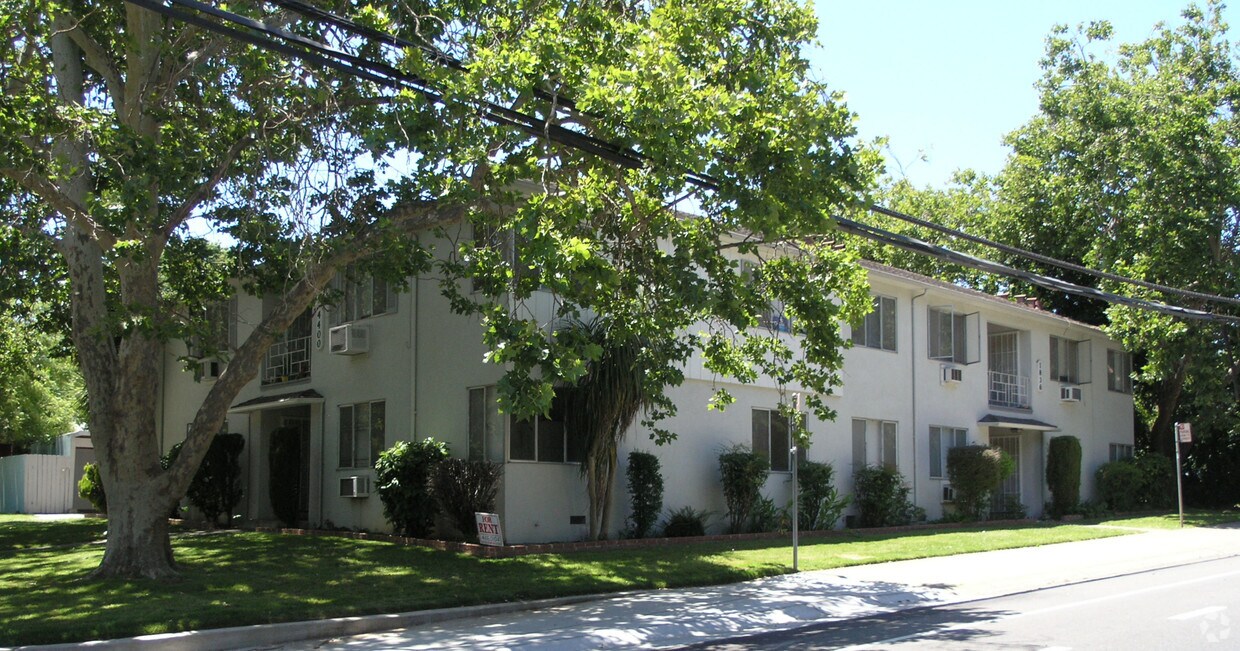 Building Photo - 1836 Sutterville Rd