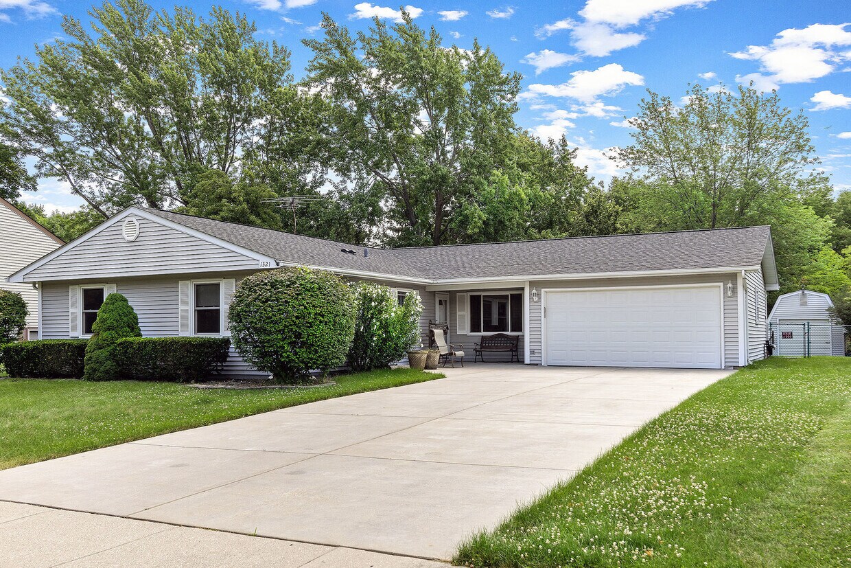 Primary Photo - 1321 Elm Dr