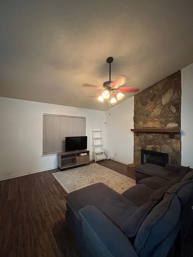 Foto del edificio - 109 Live Oak Cir