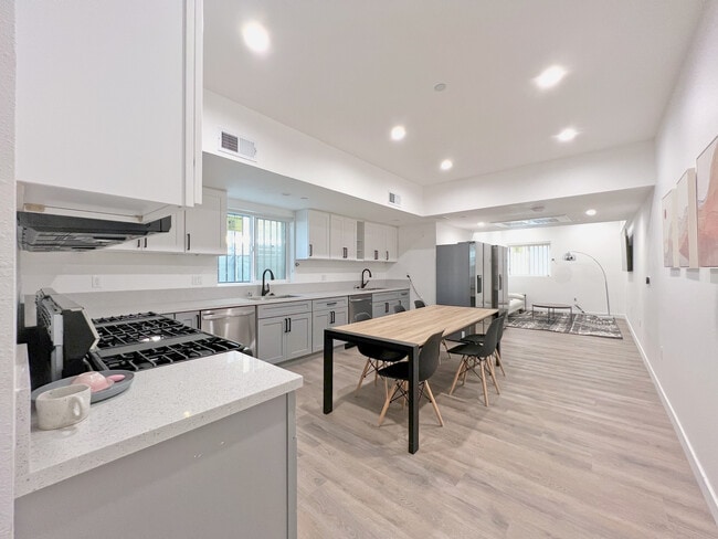 Cocina compartida - 1366 West 35th St