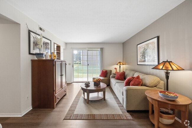 1BR, 1BA - 671SF - Living Room - Trinity Place Apartments